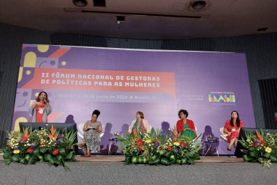 São Gonçalo marca presença em fórum sobre políticas públicas para mulheres