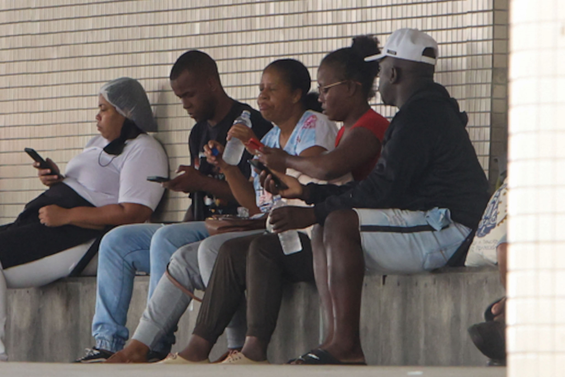 Fam&iacute;liares da adolescente estiveram no Hospital Municipal Souza Aguiar, na &uacute;ltima sexta-feira (14) - Renan Areias/Ag&ecirc;ncia O Dia