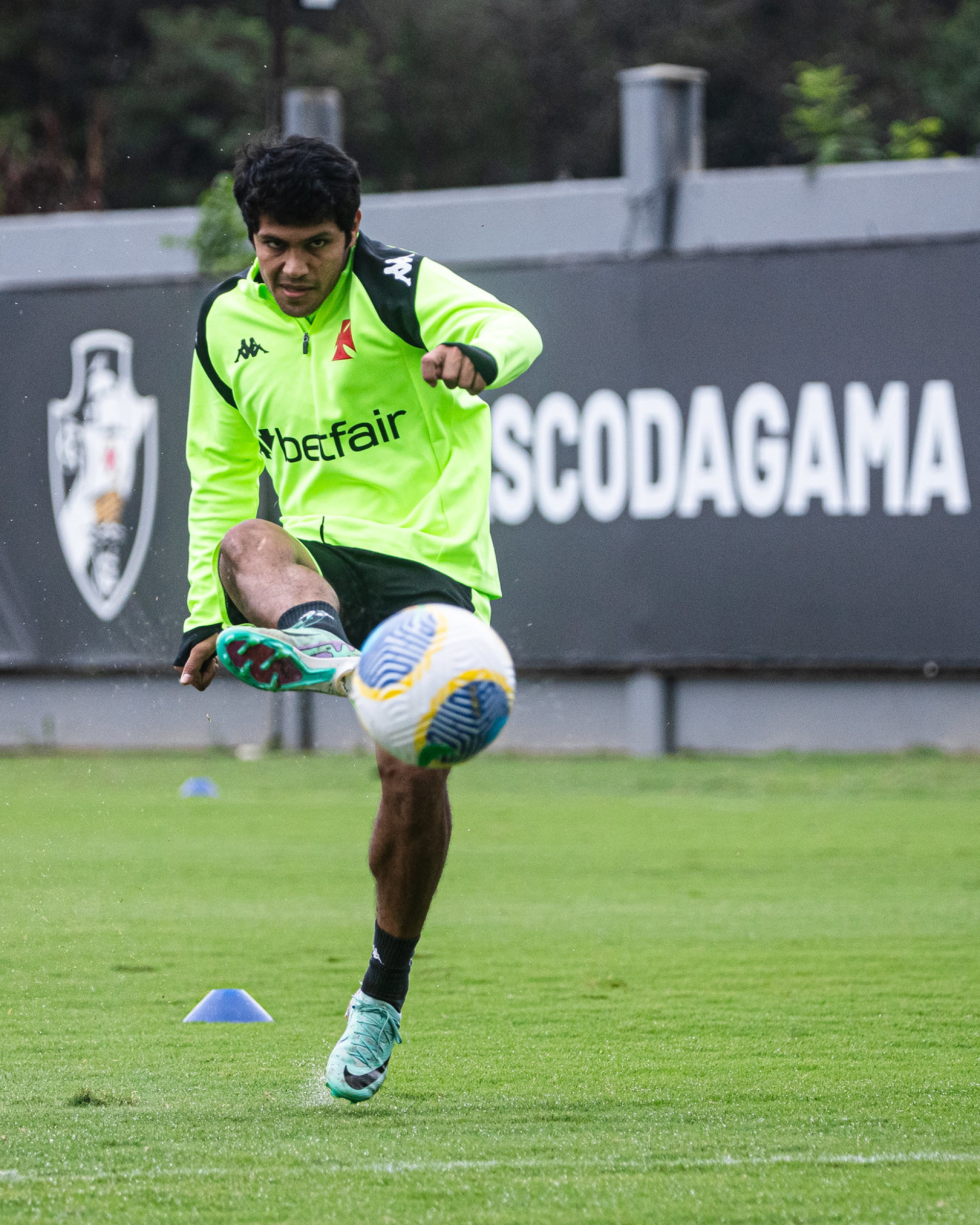 Rojas desfalcará o Vasco contra o Cruzeiro