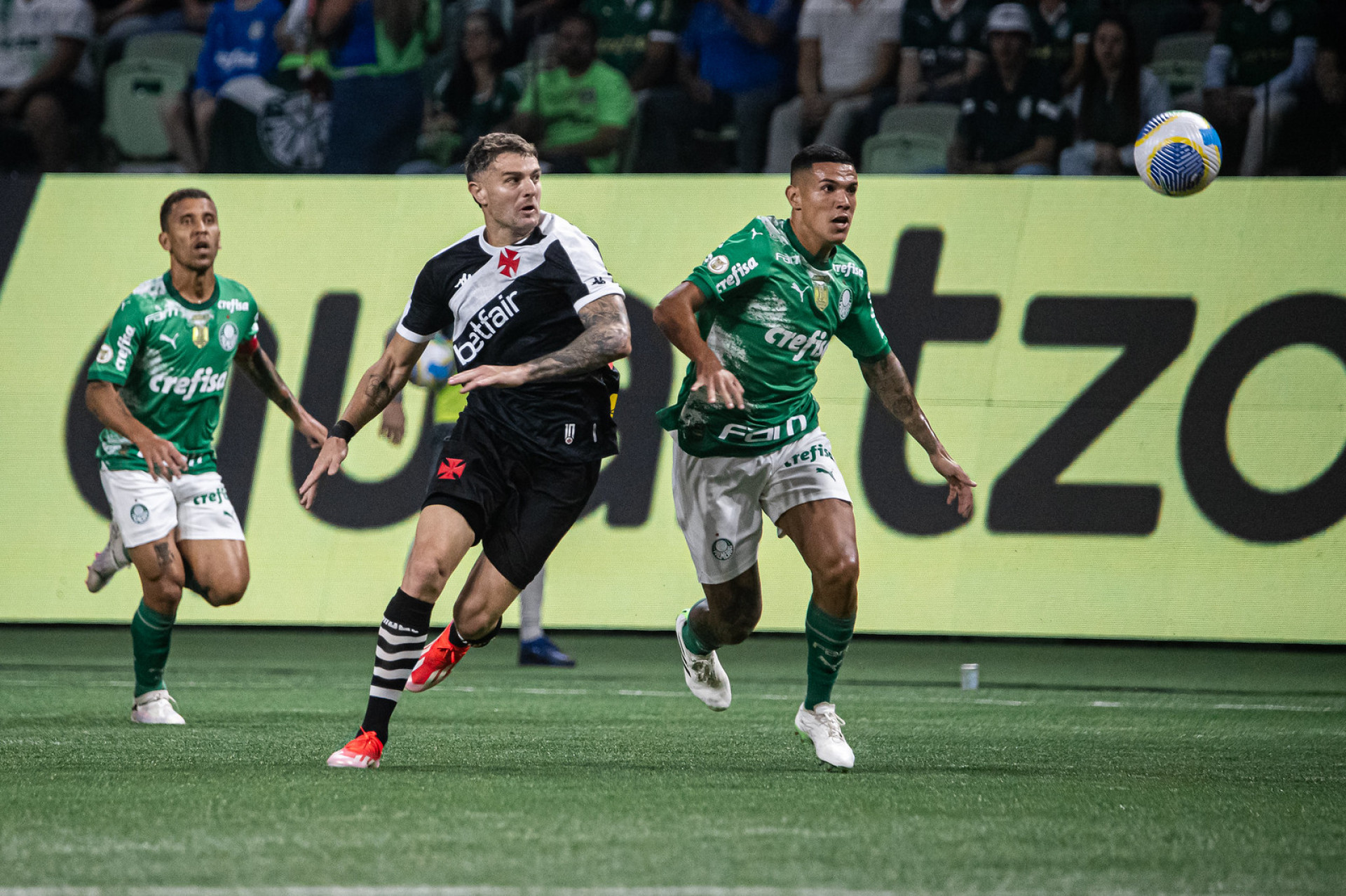 Vegetti, do Vasco, em ação no jogo diante do Palmeiras - Leandro Amorim/Vasco