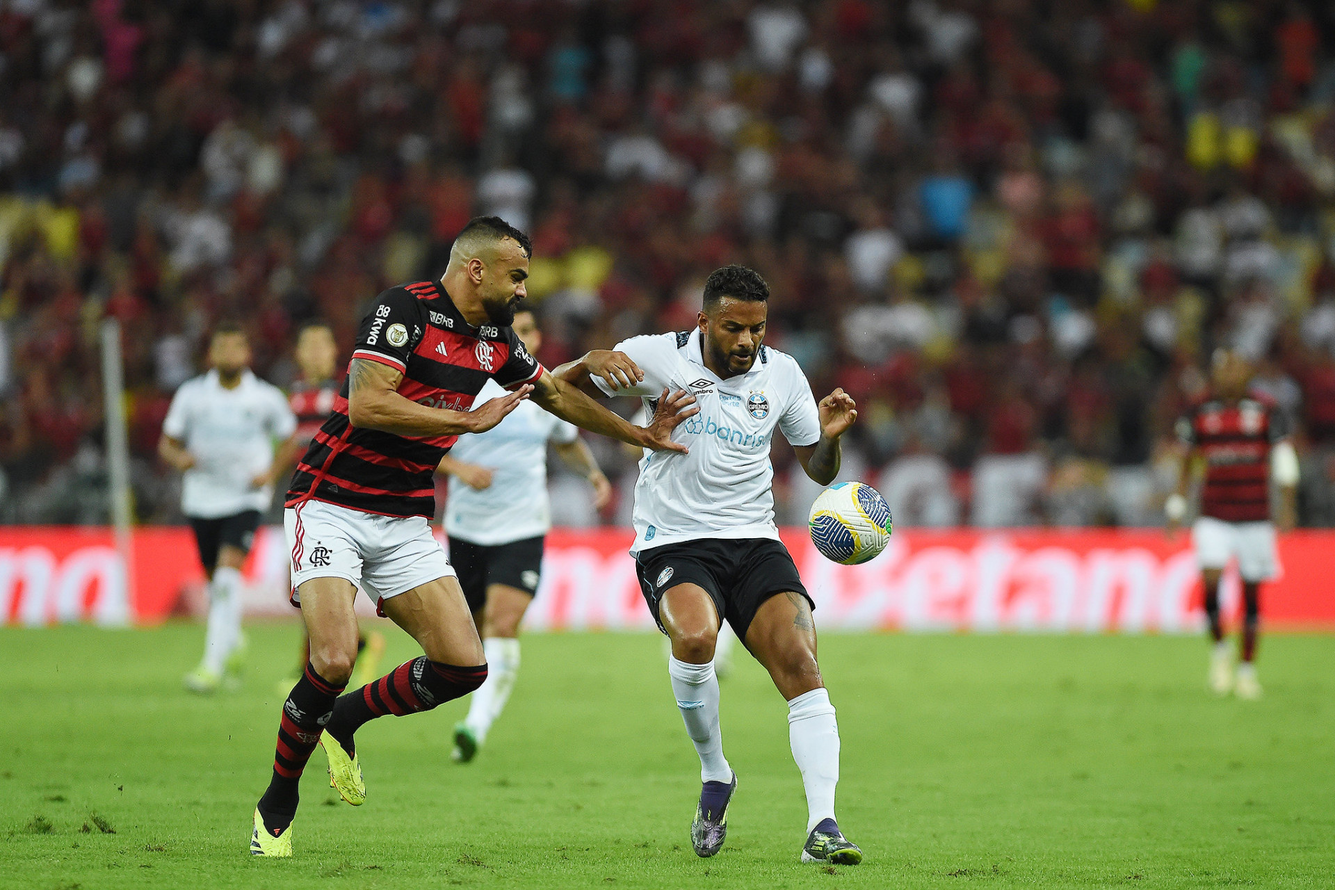 Fabrício Bruno marca Reinaldo durante Flamengo x Grêmio - Alexandre Durão / Grêmio FBPA