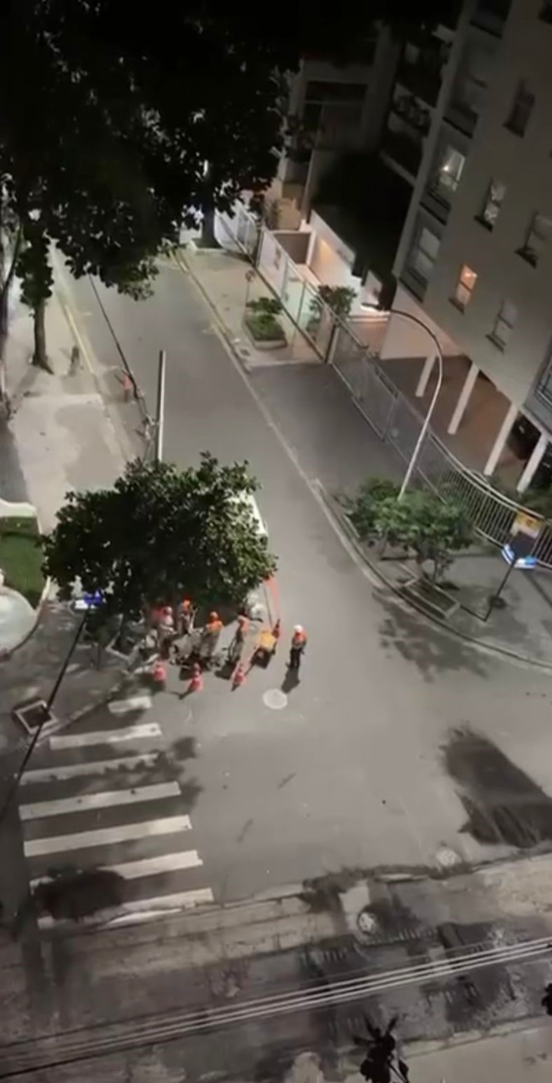 Asfalto da Av. General San Martín passa por obras durante a madrugada - Arquivo pessoal