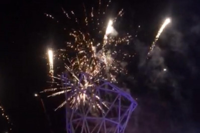 Vídeo: Parque Susana Naspolini é inaugurado com muito som, luzes e festa em Realengo