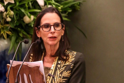 Lilia Schwarcz toma posse na Academia Brasileira de Letras