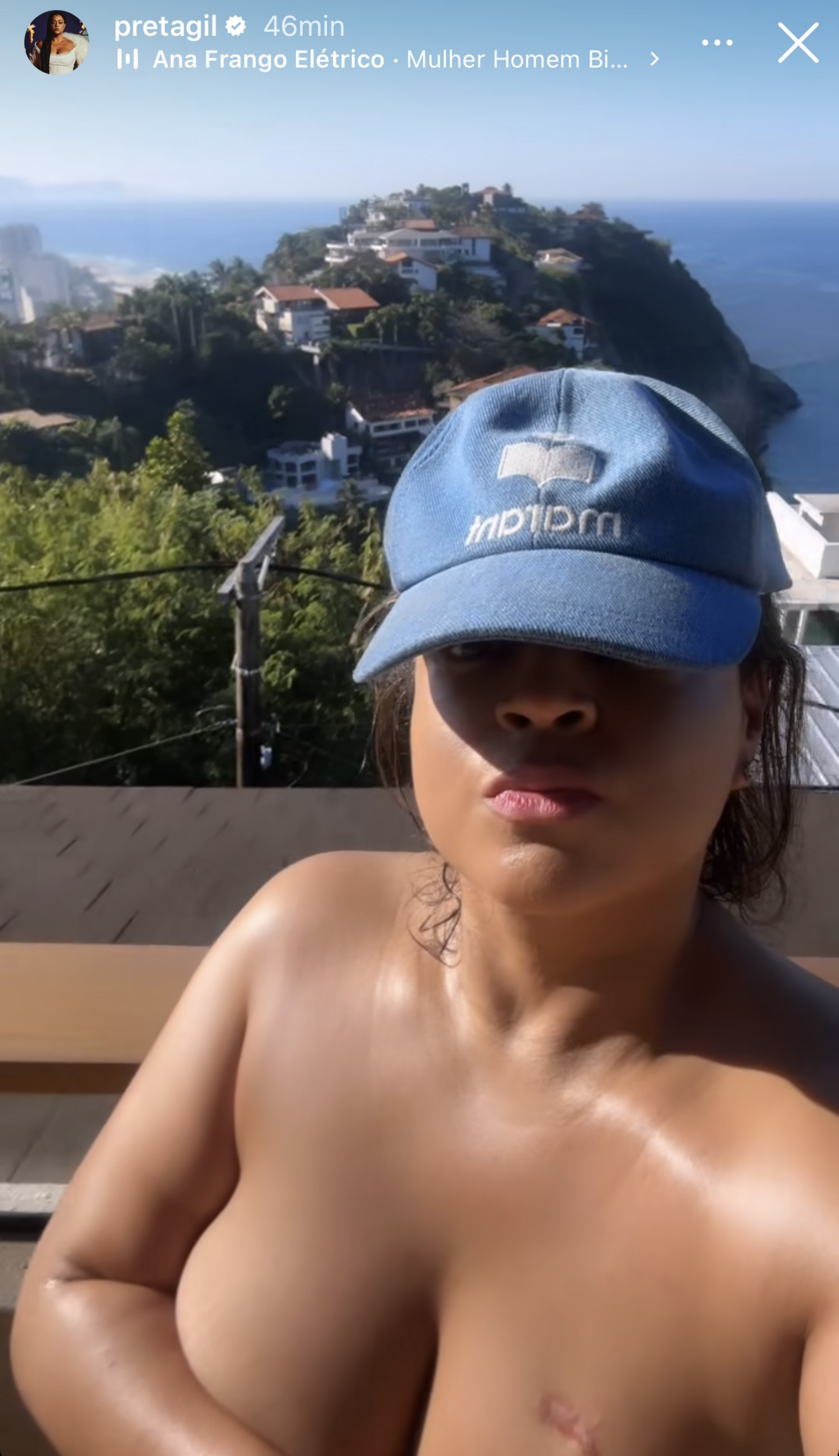 Preta Gil faz topless para renovar bronzeado - Reprodução