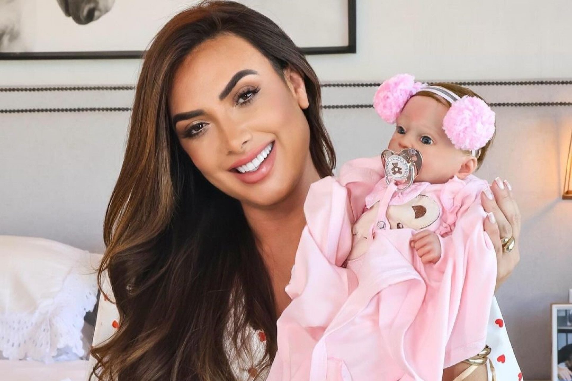 Nicole Bahls ganha bonecas realistas com traços humanos e de porco - Reprodução / Instagram