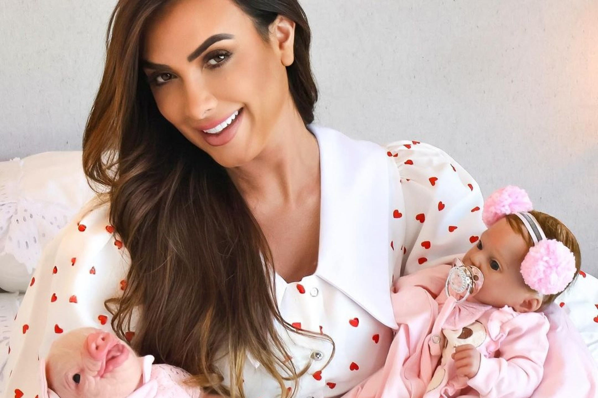 Nicole Bahls ganha bonecas realistas com traços humanos e de porco - Reprodução / Instagram
