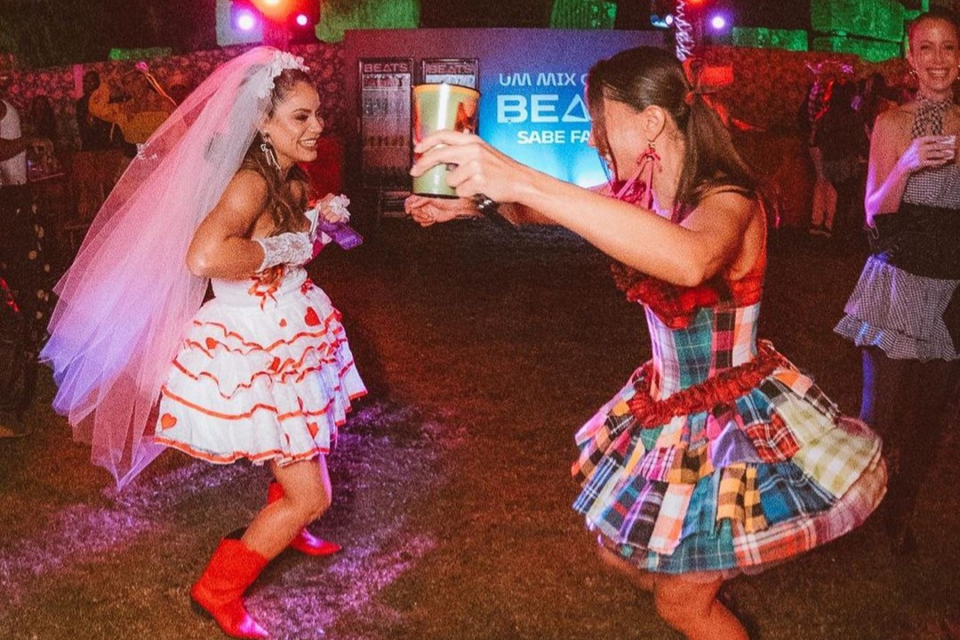 Lexa compartilha registros do Arraiá da Anitta, onde 'se casou' com Ricardo Vianna - Reprodução / Instagram