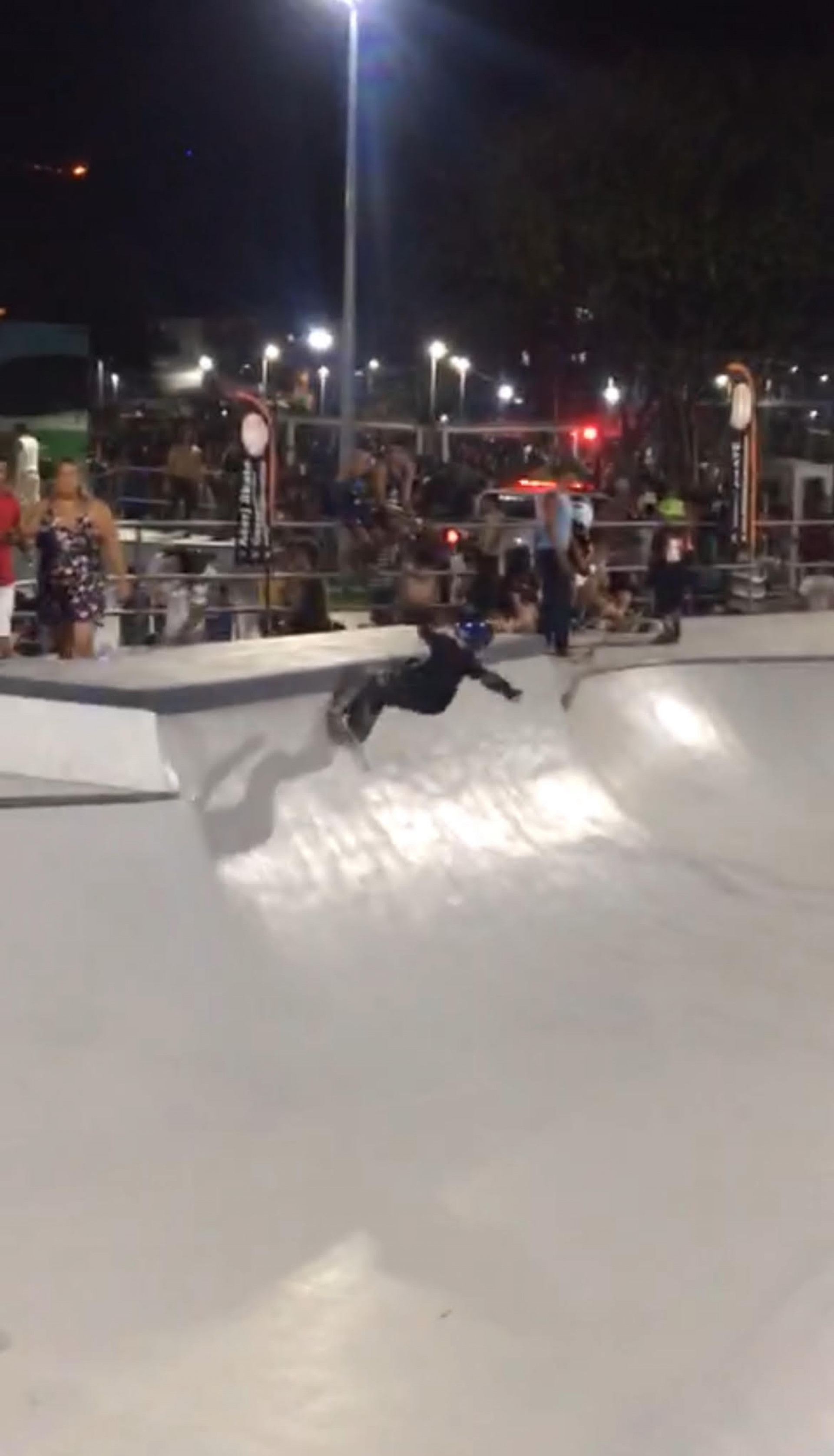 Frequentadores puderam utilizar a pista de skate do parque - Reprodução / Internet