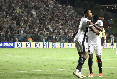 Botafogo vence o Grêmio e assume a liderança do Campeonato Brasileiro