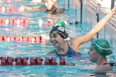 Nadadora campista de 14 anos conquista cinco medalhas no Brasileiro de Inverno
