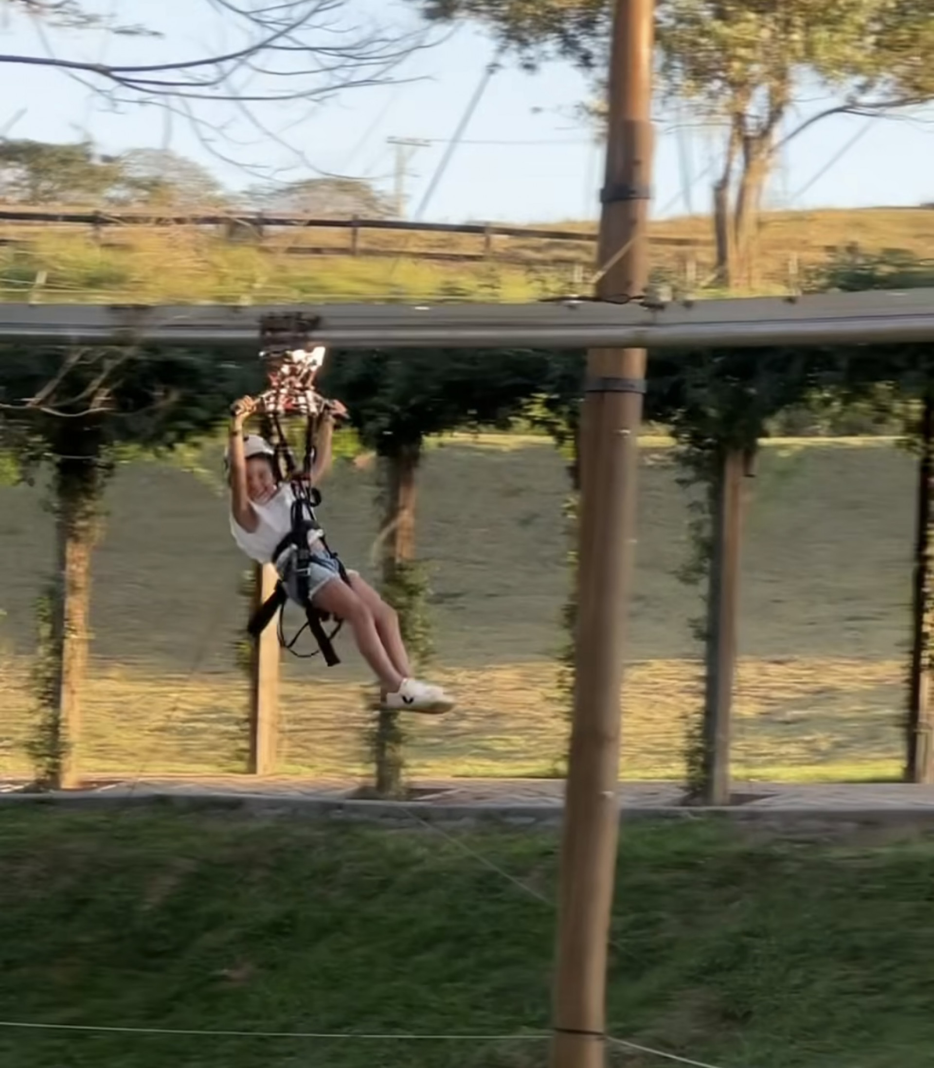 Ticiane Pinheiro curte resort com as filhas - Reprodução