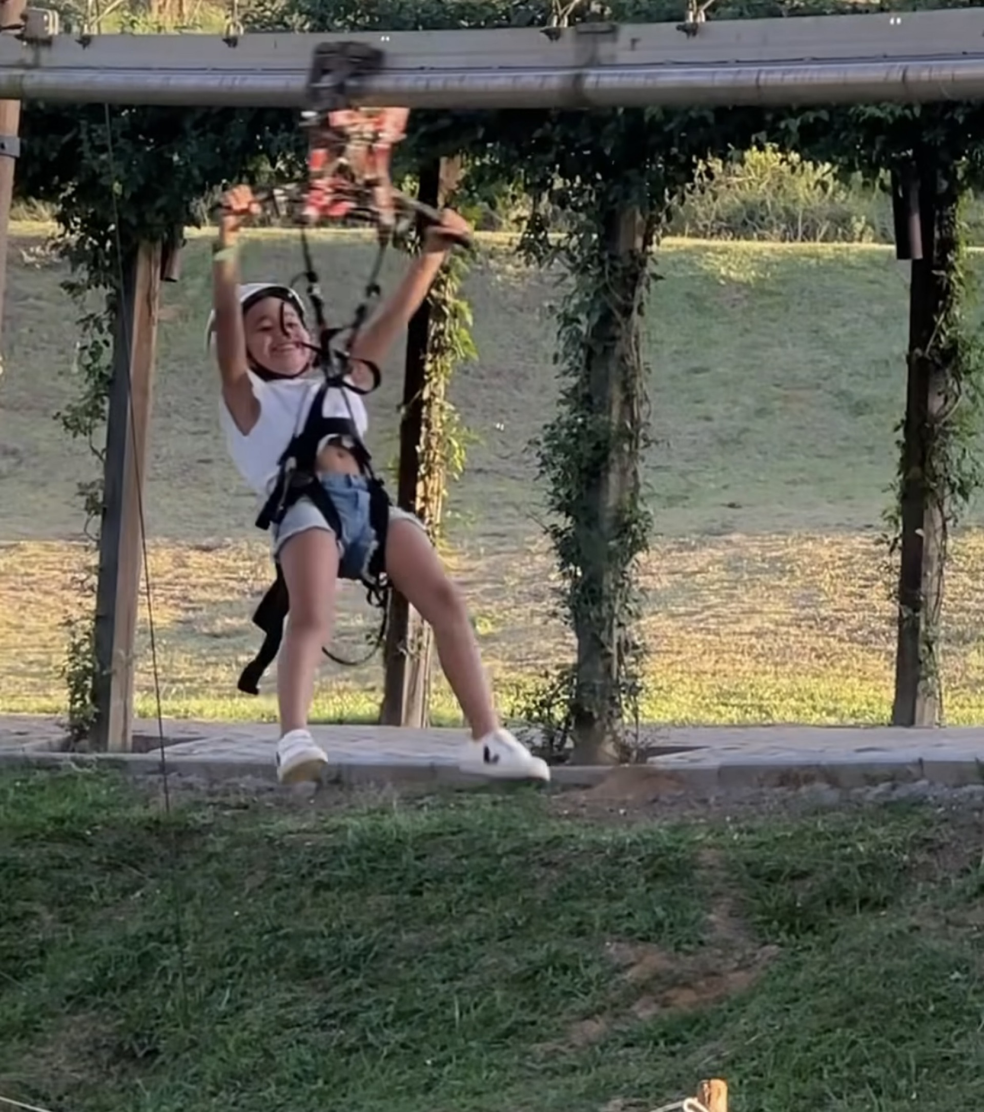 Ticiane Pinheiro curte resort com as filhas - Reprodução