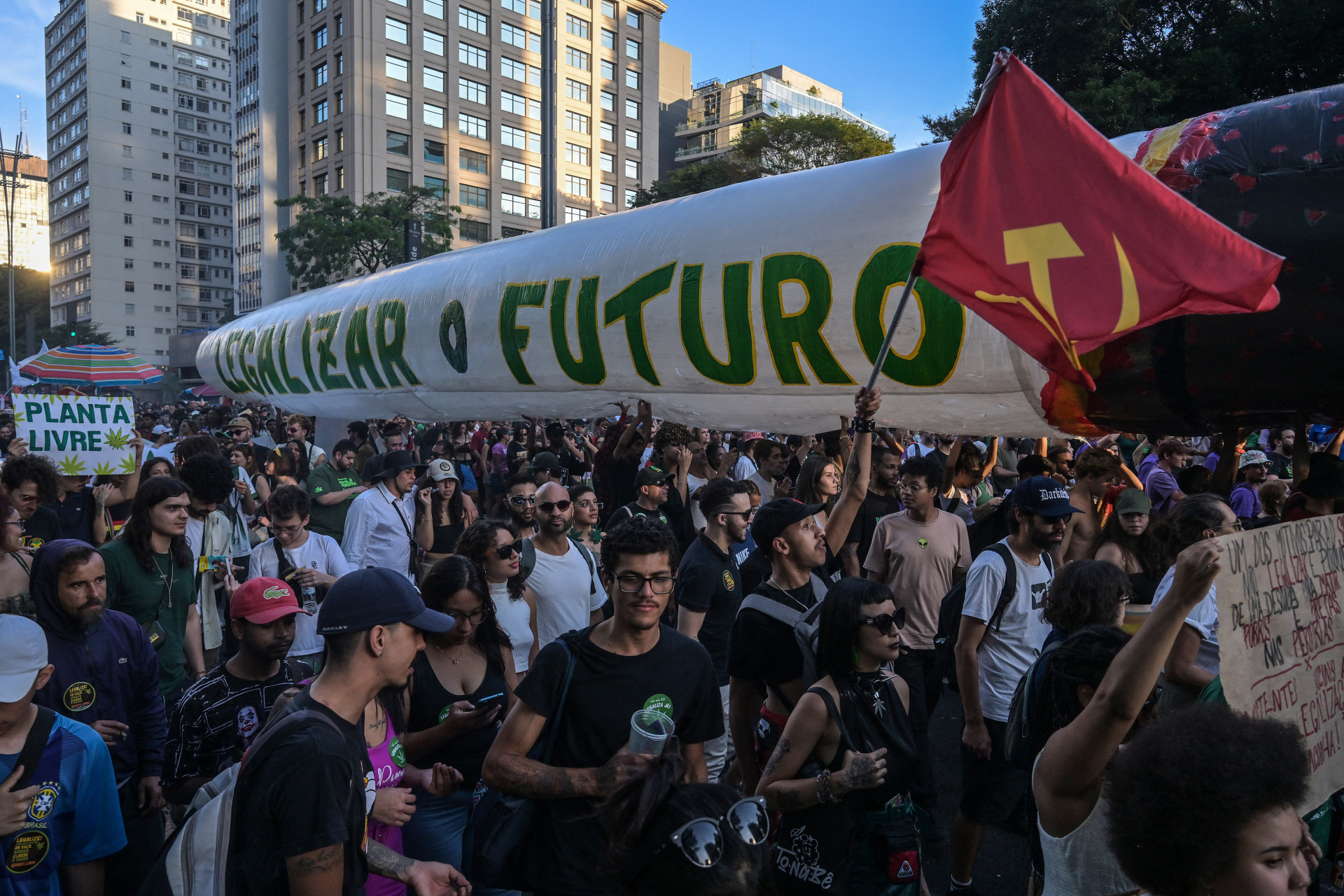 Manifestação pela legalização da maconha em SP no domingo (16) - Nelson Almeida / AFP