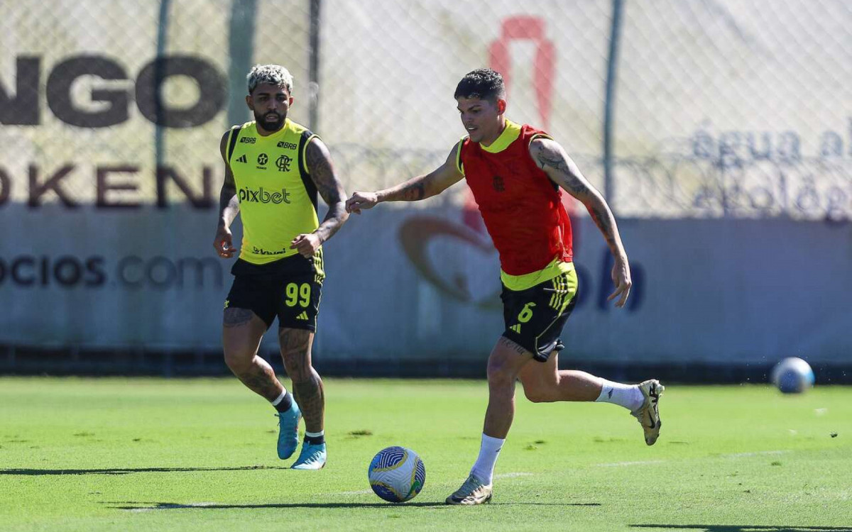 Ayrton Lucas volta a treinar e pode reforçar o Flamengo contra o Bahia