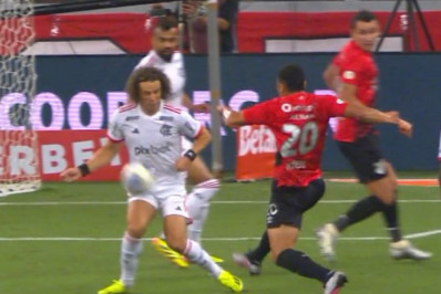Veja análise do VAR em gol anulado e pênalti contra o Flamengo