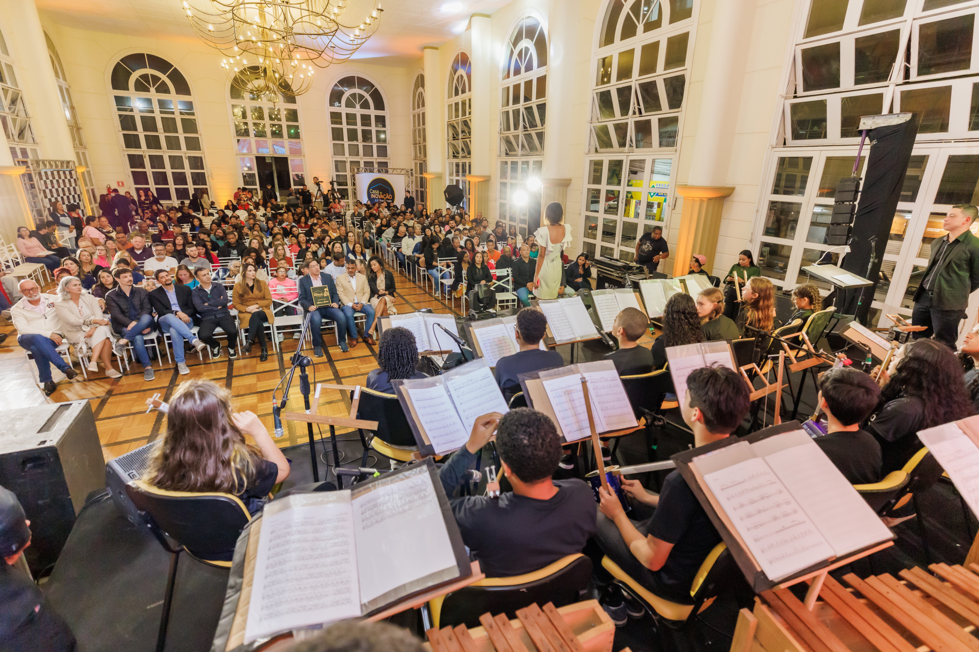 Orquestra sustentável da Casa da Inovação, sob a regência do maestro Edmilson Mello de Lima - Bruno Nepomuceno