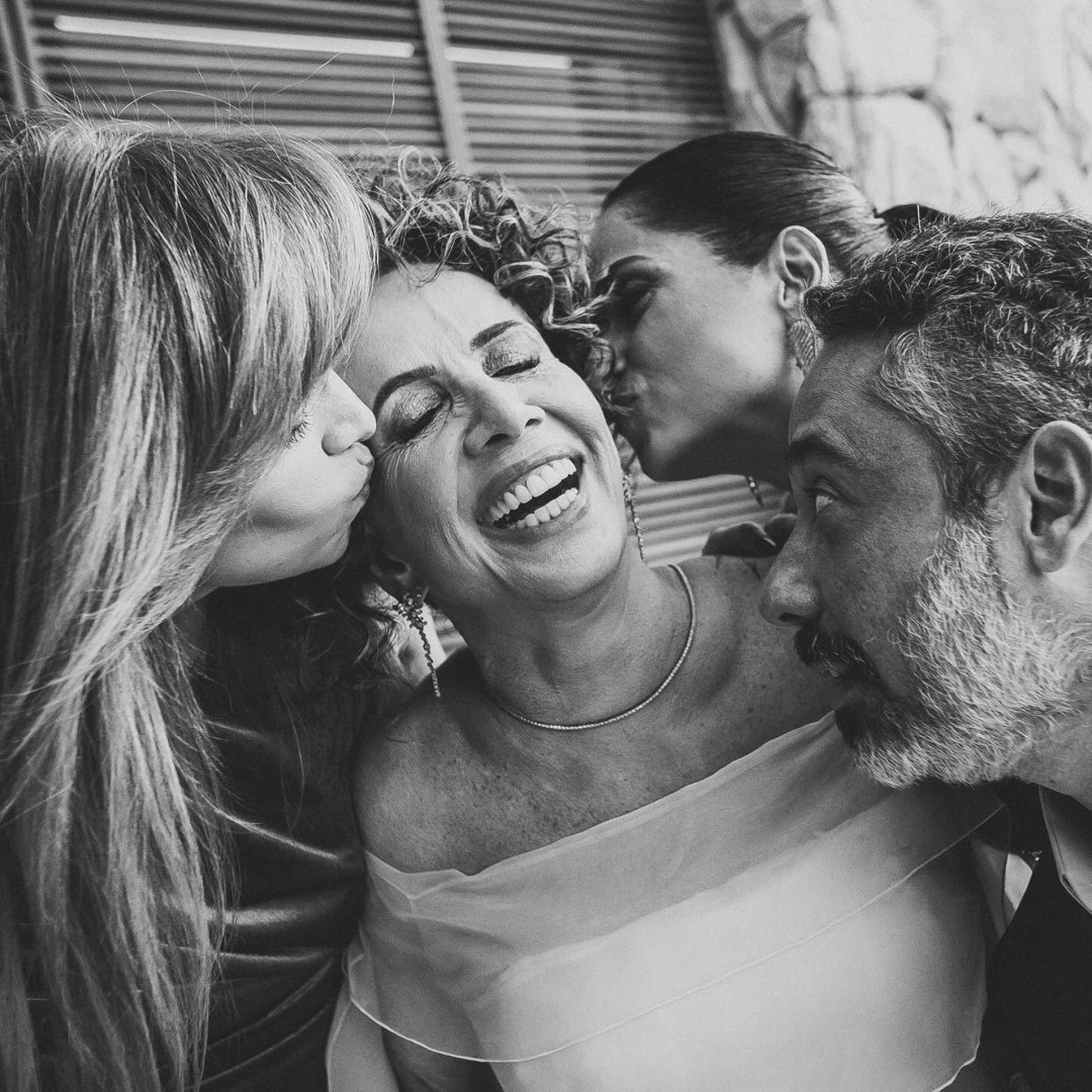 Poliana Abritta posta cliques do casamento da mãe - Reprodução