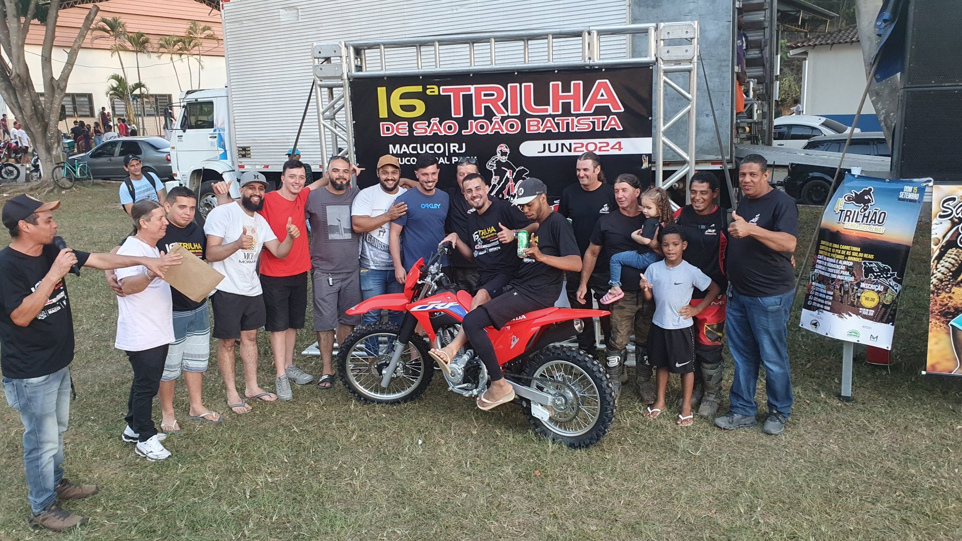 O motociclista Henrique Barros Marques, do município vizinho de Cordeiro, ganhou o sorteio da motocicleta 0KM - Divulgação