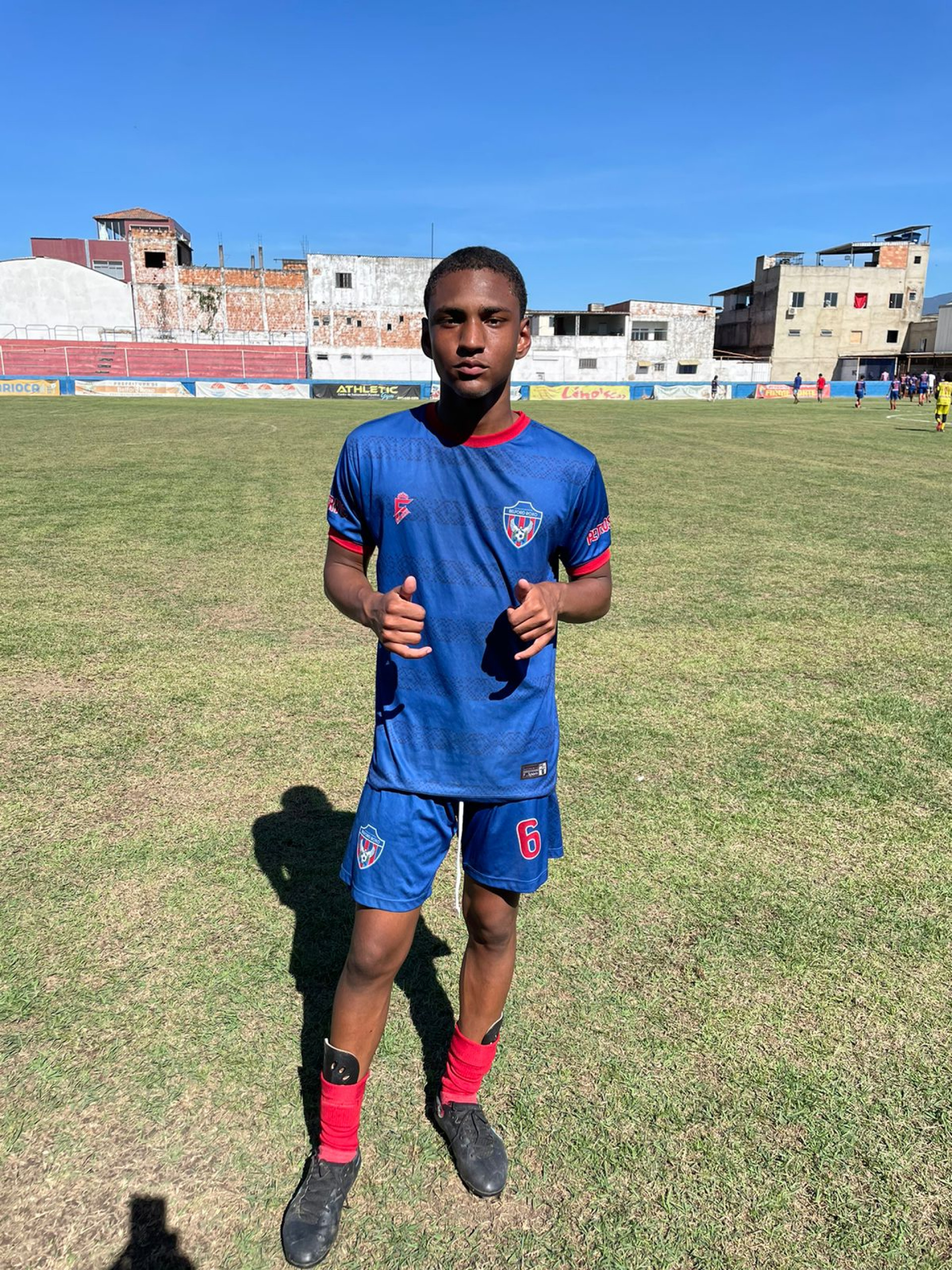 O zagueiro Jo&atilde;o Pedro da equipe sub?16, autor do gol que garantiu um ponto  para Belford Roxo - Divulga&ccedil;&atilde;o / Isaac Tim&oacute;teo
