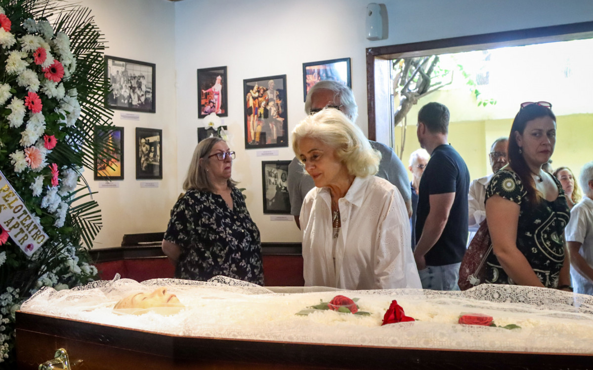 Marieta Severo se despede de Jacqueline Laurence - Victor Chapetta/Agnews