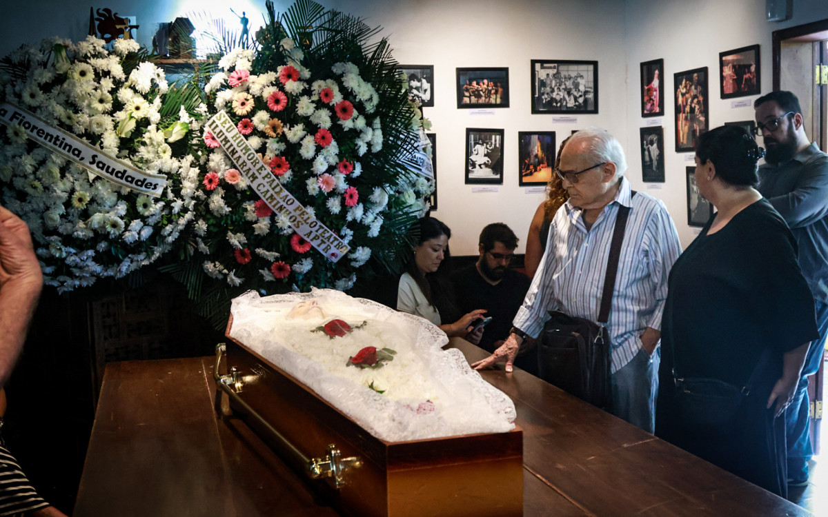 Othon Bastos se despede de Jacqueline Laurence - Victor Chapetta/Ag.news