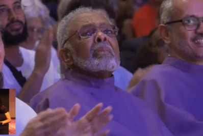 Gilberto Gil se emociona ao receber título de doutor honoris causa na Uerj