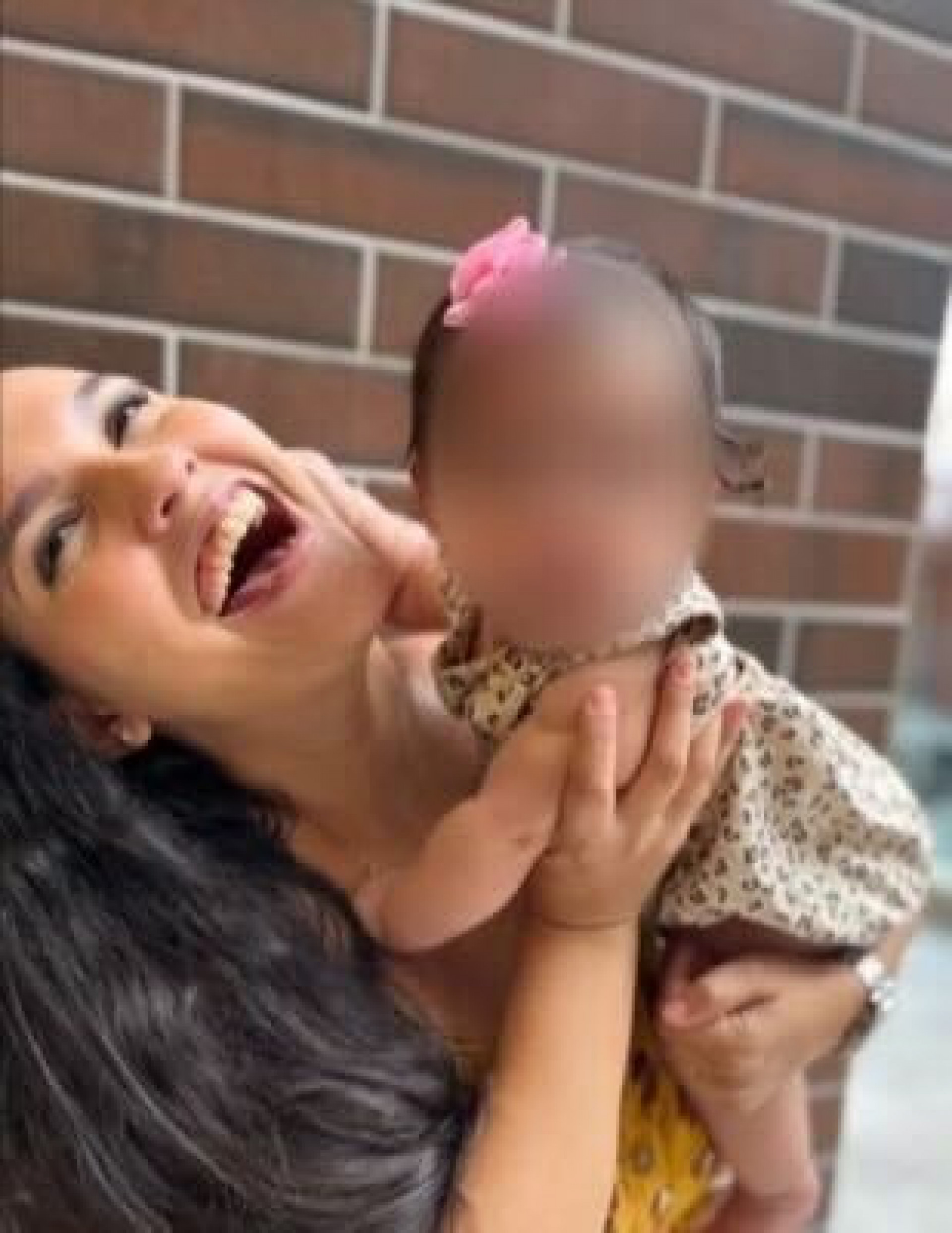 Deborah Vilas Boas, morta na Linha Amarela, foi m&atilde;e em novembro do ano passado - Rede Social