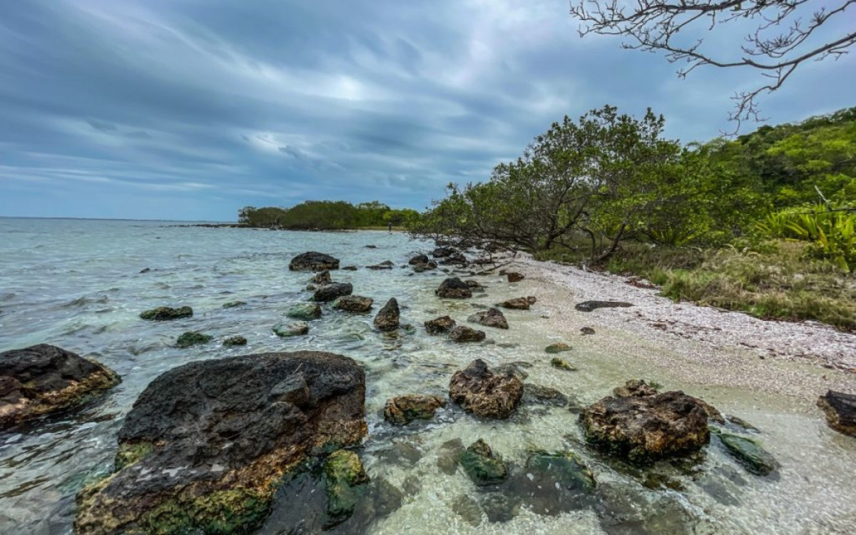 Praia das Pedras de Sapiatiba