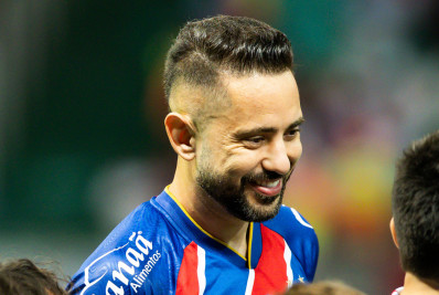 Everton Ribeiro celebra reencontro com a torcida do Flamengo no Maracanã: 'Muito feliz'