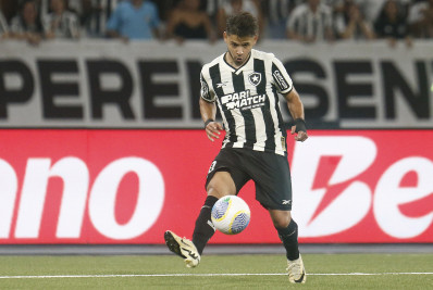 Clube da Série A anuncia a contratação de Óscar Romero, ex-Botafogo