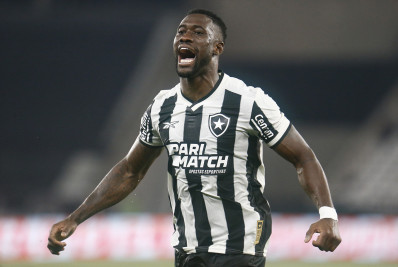 Após levar o Botafogo a Angola, Bastos pode se tornar o primeiro africano campeão da Libertadores