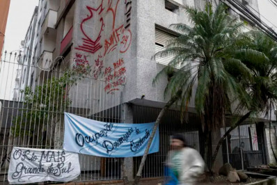Ocupações de prédios abandonados ganham força em Porto Alegre