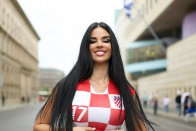 Conheça a musa da Croácia que tem encantado torcedores na Eurocopa