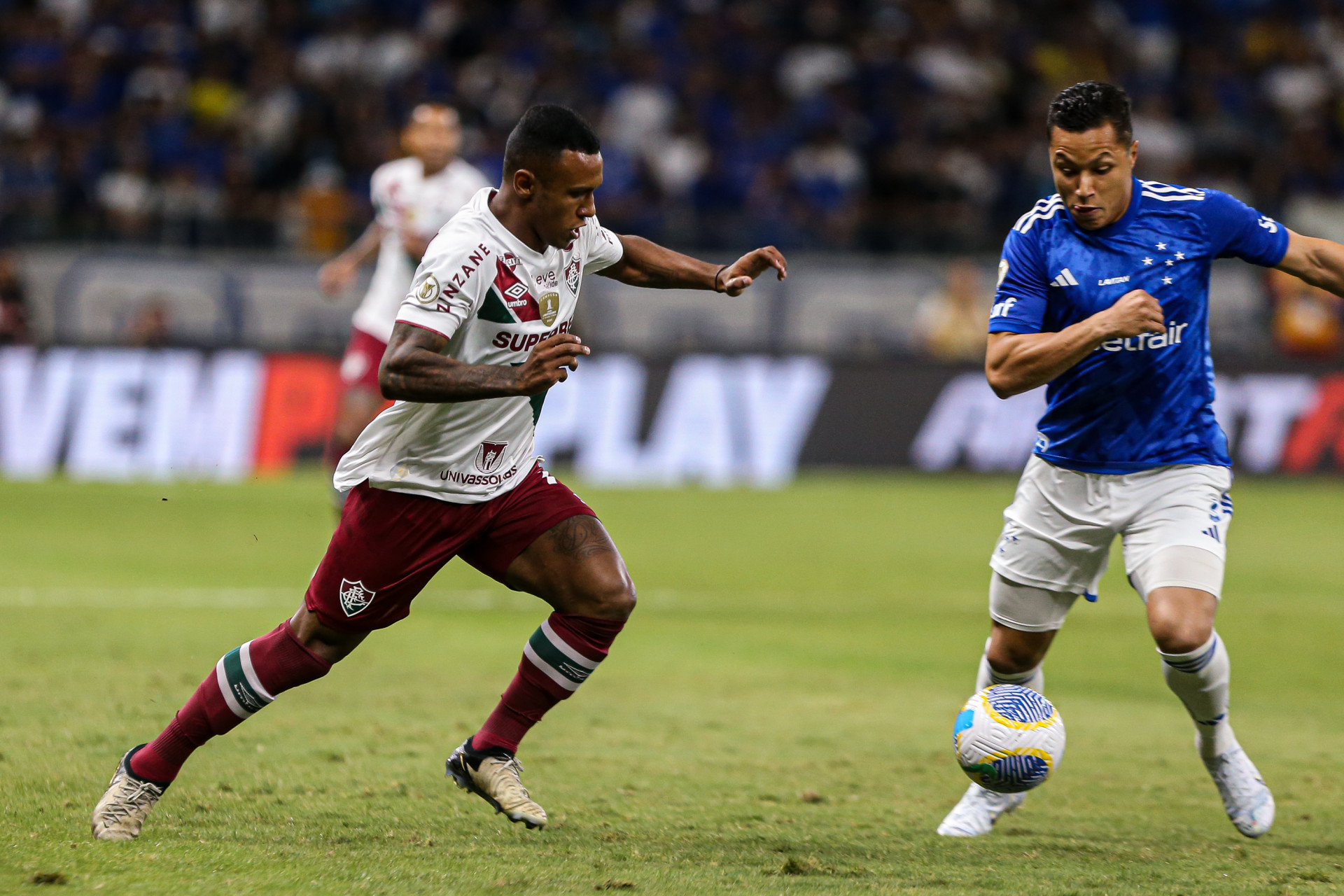 Marquinhos, do Fluminense, foi substitu&iacute;do no primeiro tempo do jogo contra o Cruzeiro  - Marcelo Gon&ccedil;alves/Fluminense