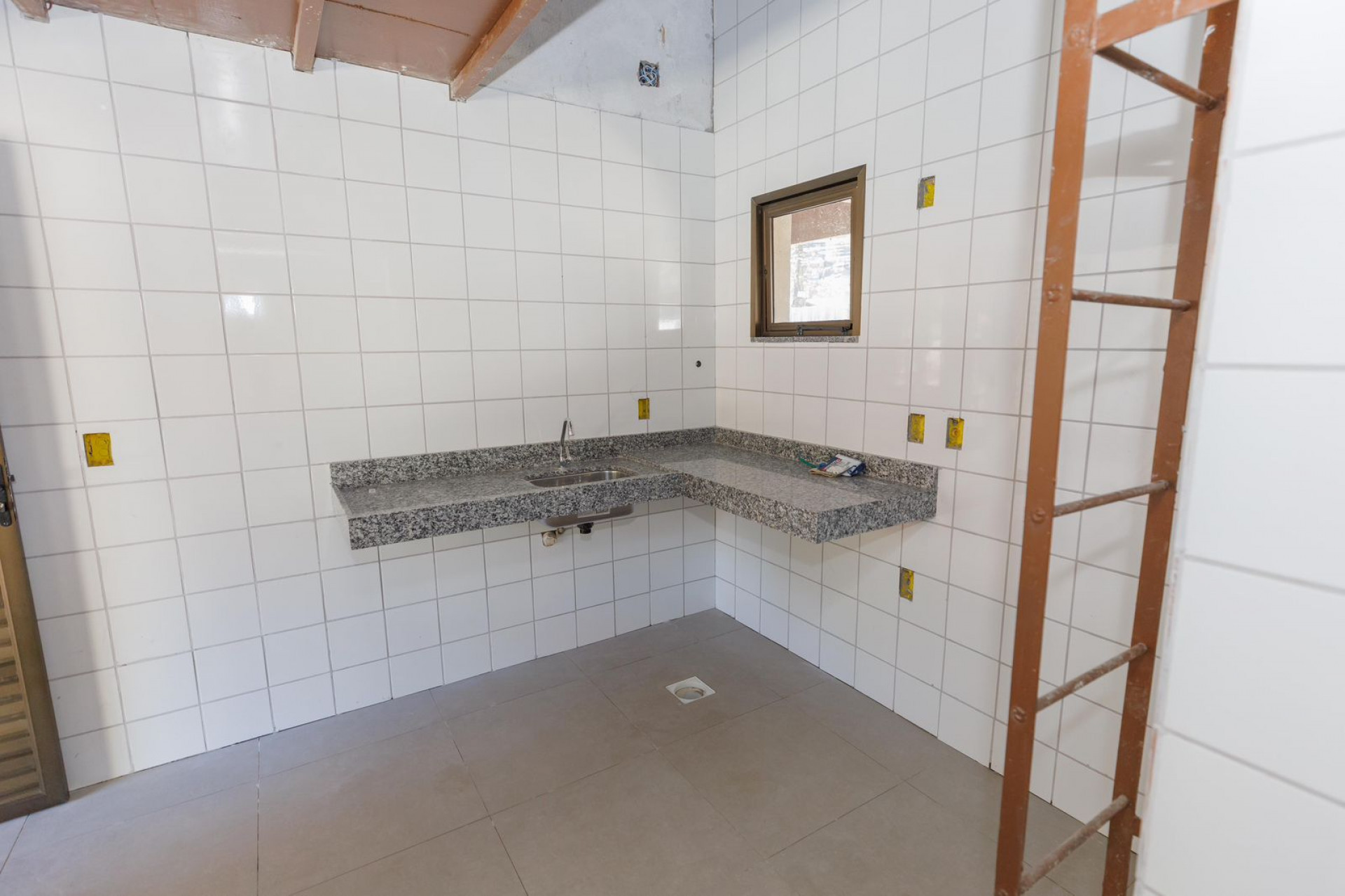 Um dos box dos restaurantes da Praça de Alimentação da Feirarte - Bruno Nepomuceno