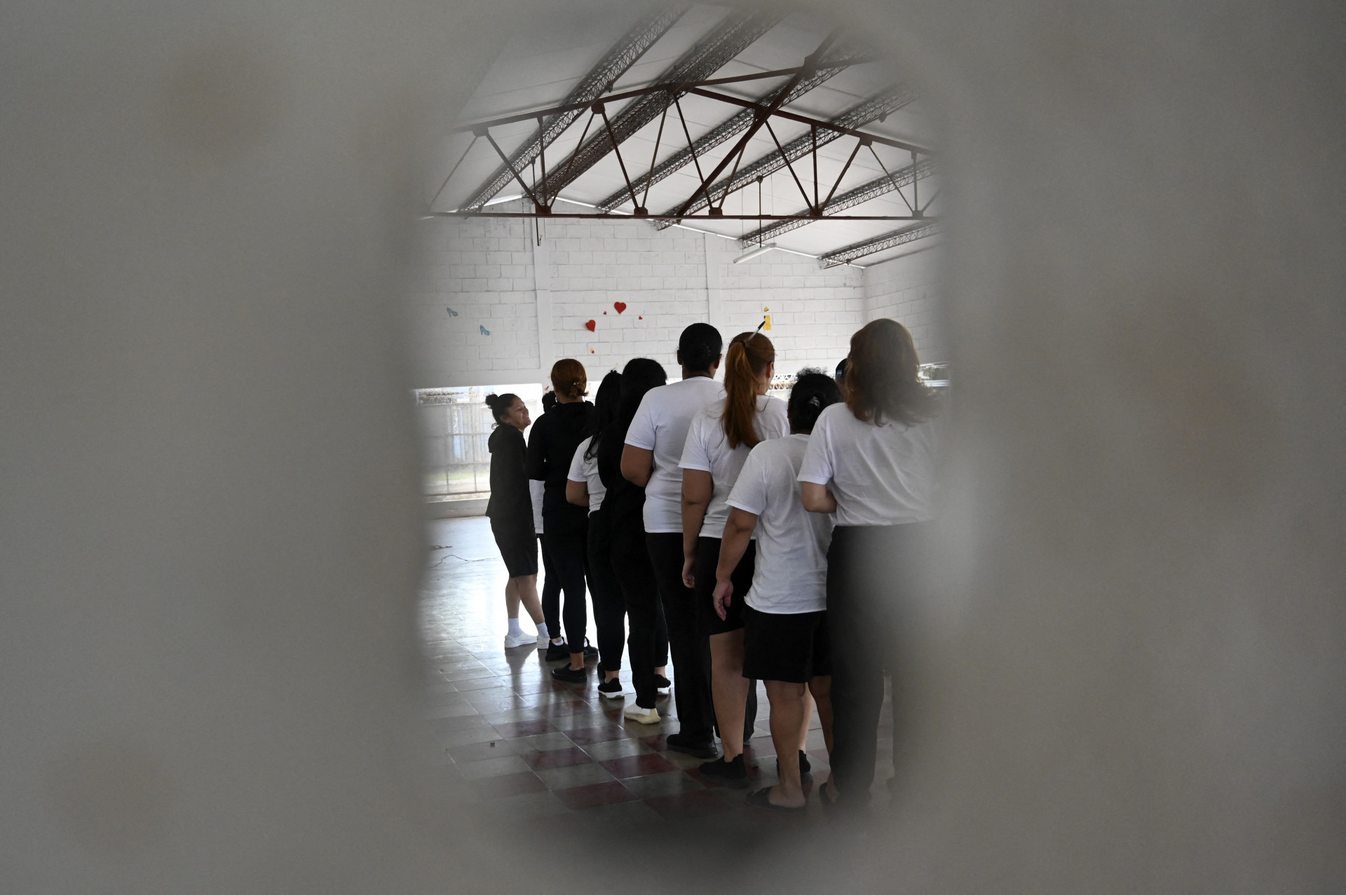 Presas dentro da Penitenciária Nacional Feminina de Adaptação Social (PNFAS) - Orlando Sierra / AFP