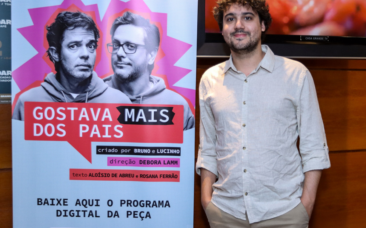 George Sauma prestigia peça de Bruno Mazzeo e Lucio Mauro Filho no Rio