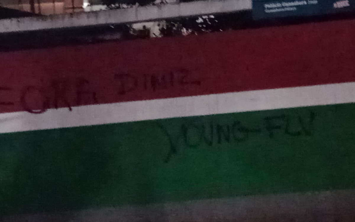 Muro da sede do Fluminense, em Laranjeiras, pichado