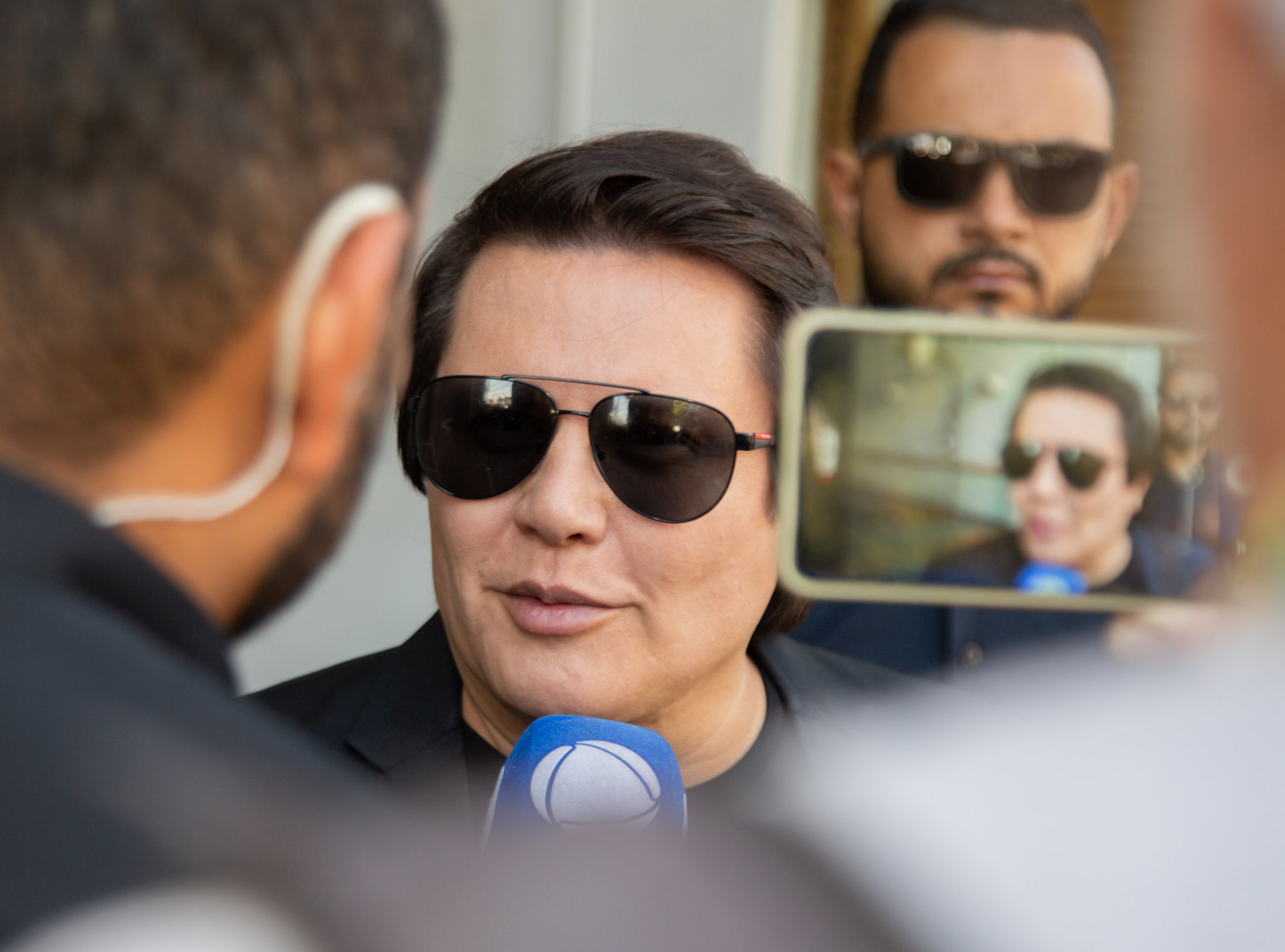 Giovani da dupla Gian & Giovani chega ao velório de Chrystian - Van Campos/Agnews