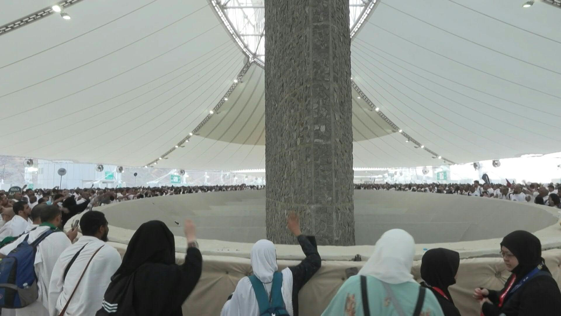 Cerca de 1,8 milhão de muçulmanos se deslocaram à Meca neste ano - AFP