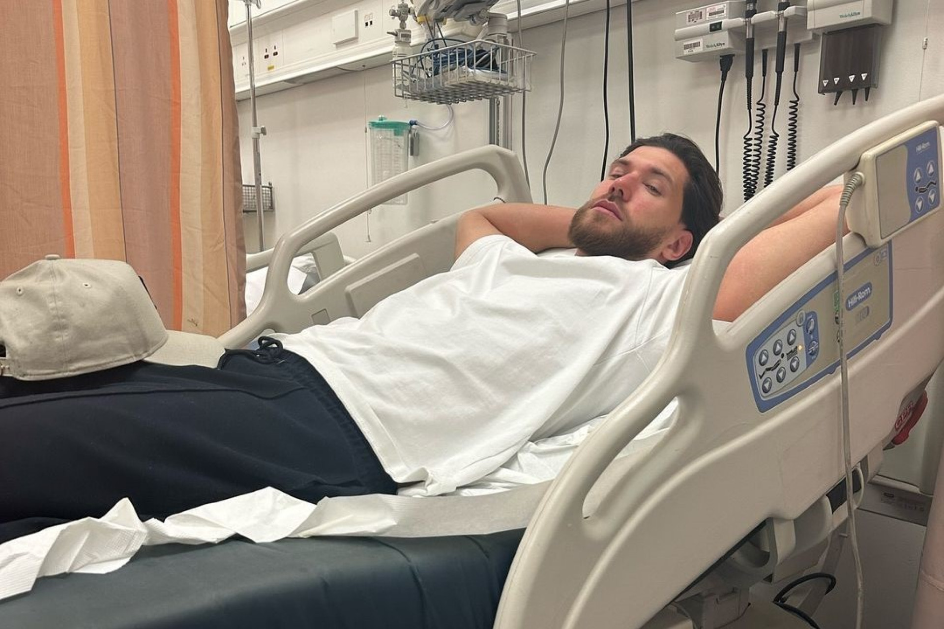 Jack Fowler precisou usar caneta de adrenalina em voo após comer castanha de caju sem saber - Reprodução / Instagram