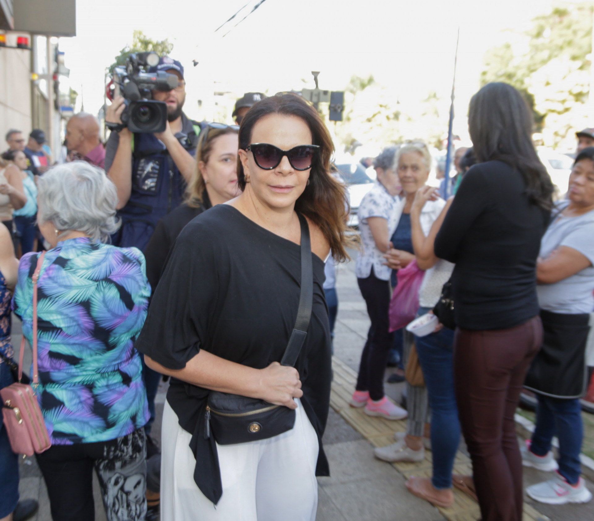 Sula Miranda chega ao velório do cantor sertanejo, Chrystian - Van Campos/Agnews