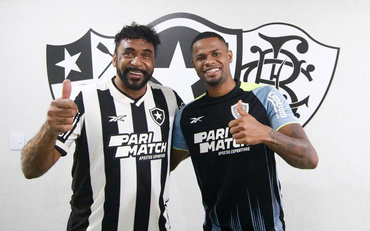 Maurício, herói do título de 1989, ao lado de Júnior Santos