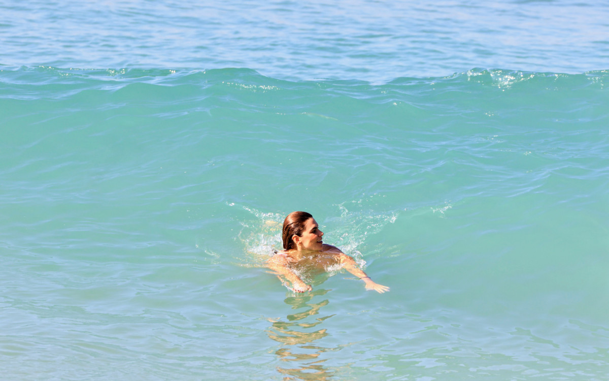 Mariana Goldfarb não teve medo das ondas