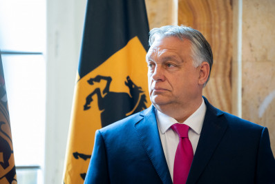 Premiê húngaro, Viktor Orban, comemora com vodca a vitória de Trump