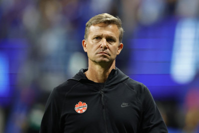 Técnico do Canadá pede punição à Argentina por atraso na Copa América