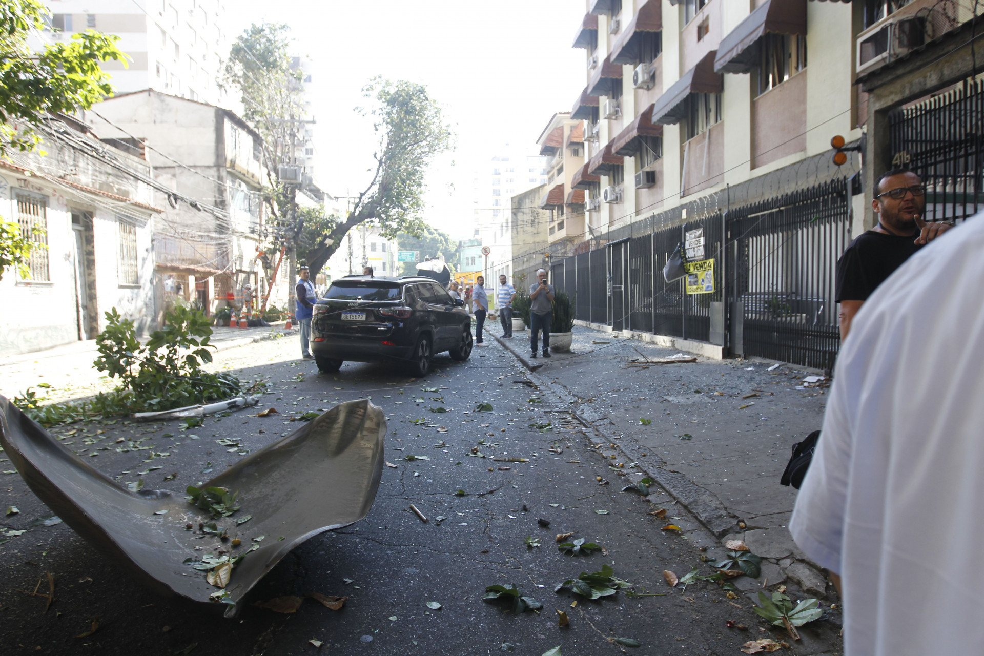 Caminh&atilde;o de combust&iacute;vel explodiu na Rua Gonzaga Bastos, em Vila Isabel e causou danos a moradores - Reginaldo Pimenta/Ag&ecirc;ncia O Dia