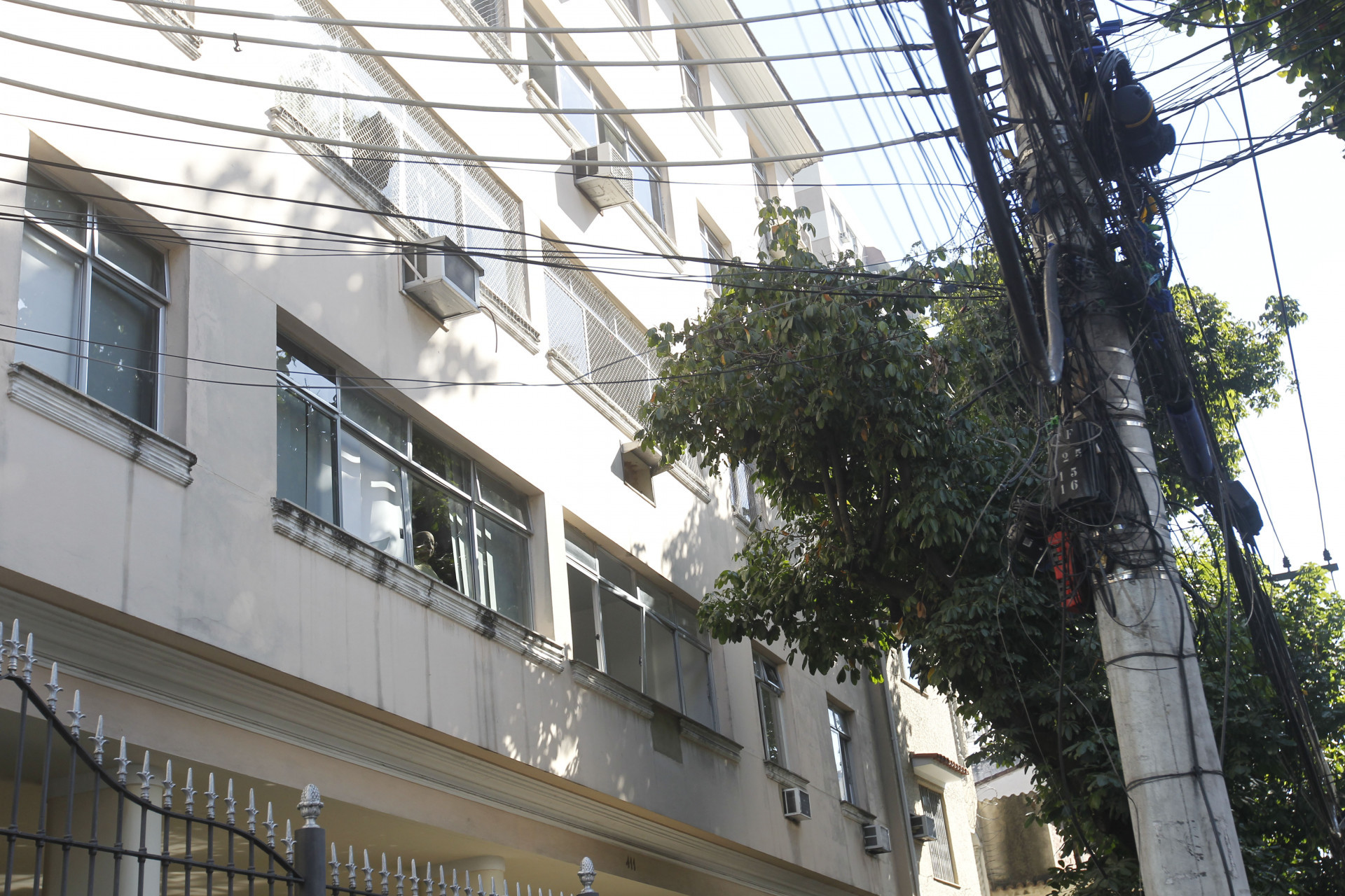 Caminh&atilde;o de combust&iacute;vel explodiu na Rua Gonzaga Bastos, em Vila Isabel e causou danos a moradores - Reginaldo Pimenta/Ag&ecirc;ncia O Dia