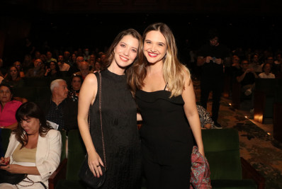 Juliana Paiva e Nathalia Dill prestigiam show de Fred Mayrink no Rio